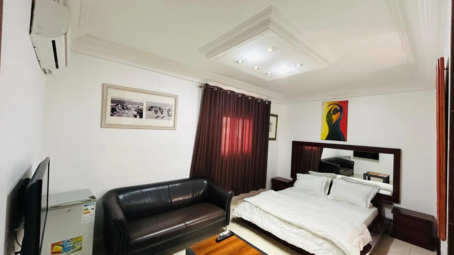 Hotel Les Mamelles داكاغْ