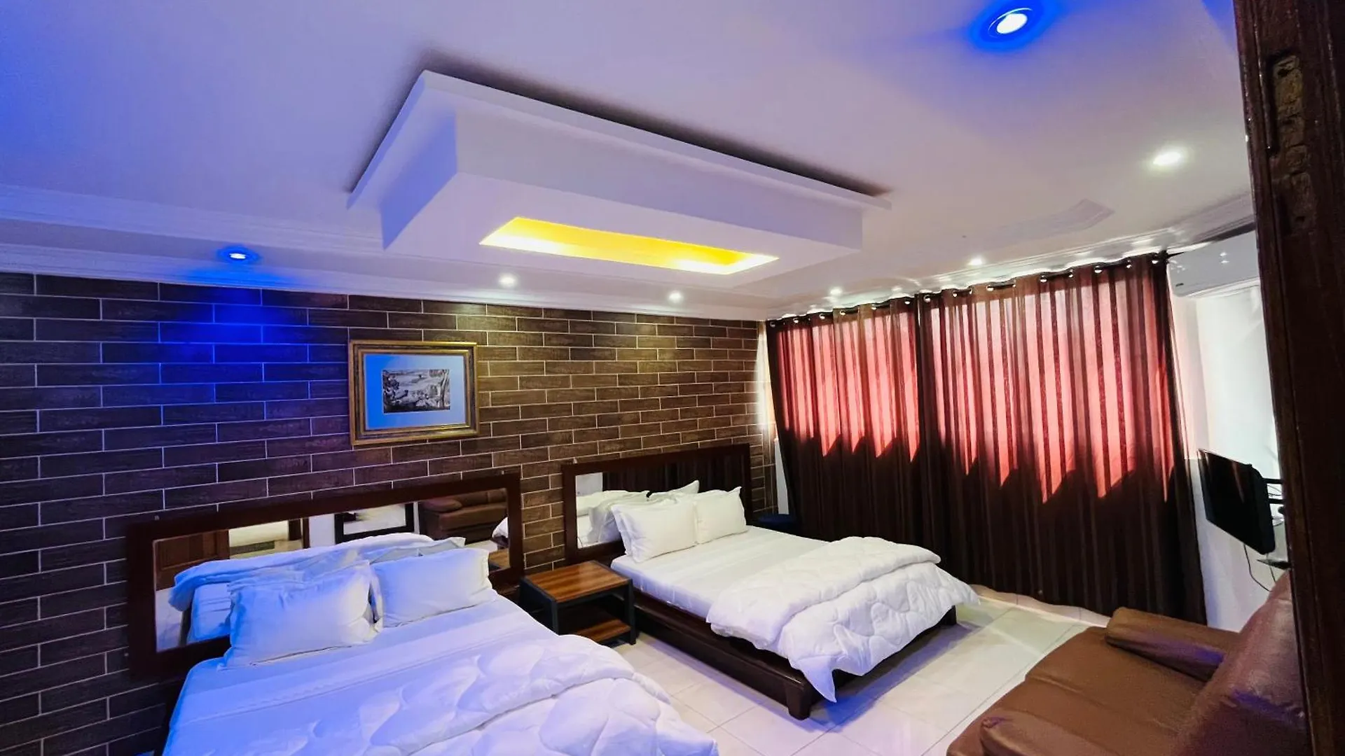 Hotel Les Mamelles داكاغْ