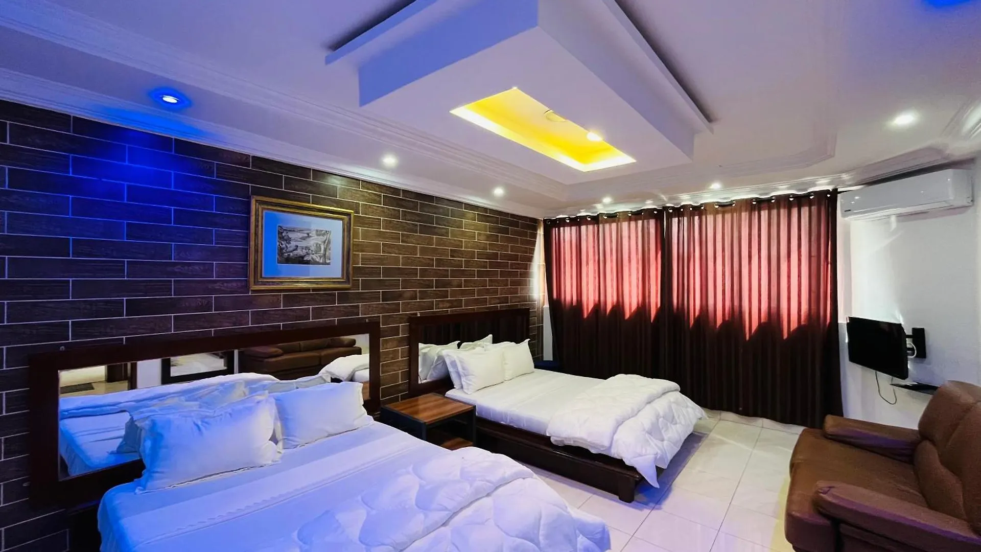 Hotel Les Mamelles داكاغْ 3*,