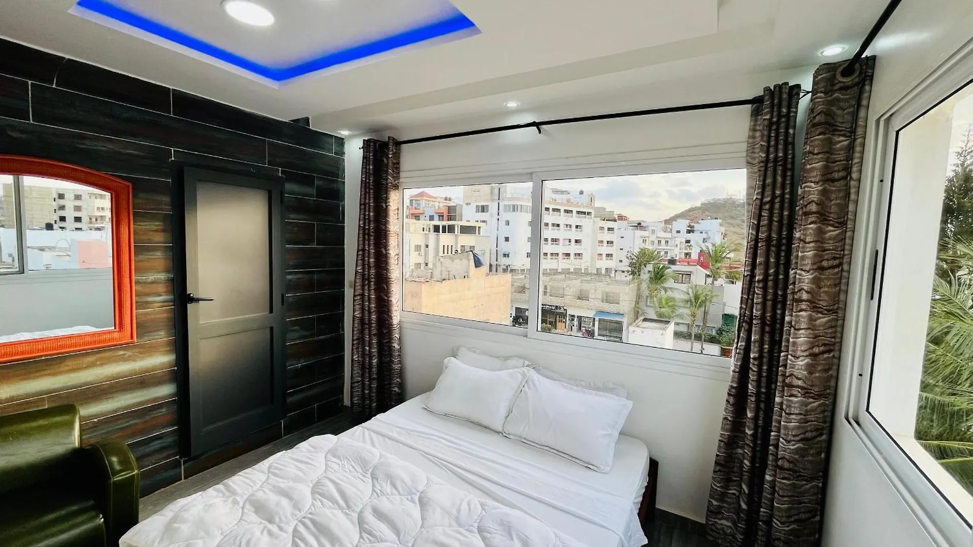 Hotel Les Mamelles داكاغْ