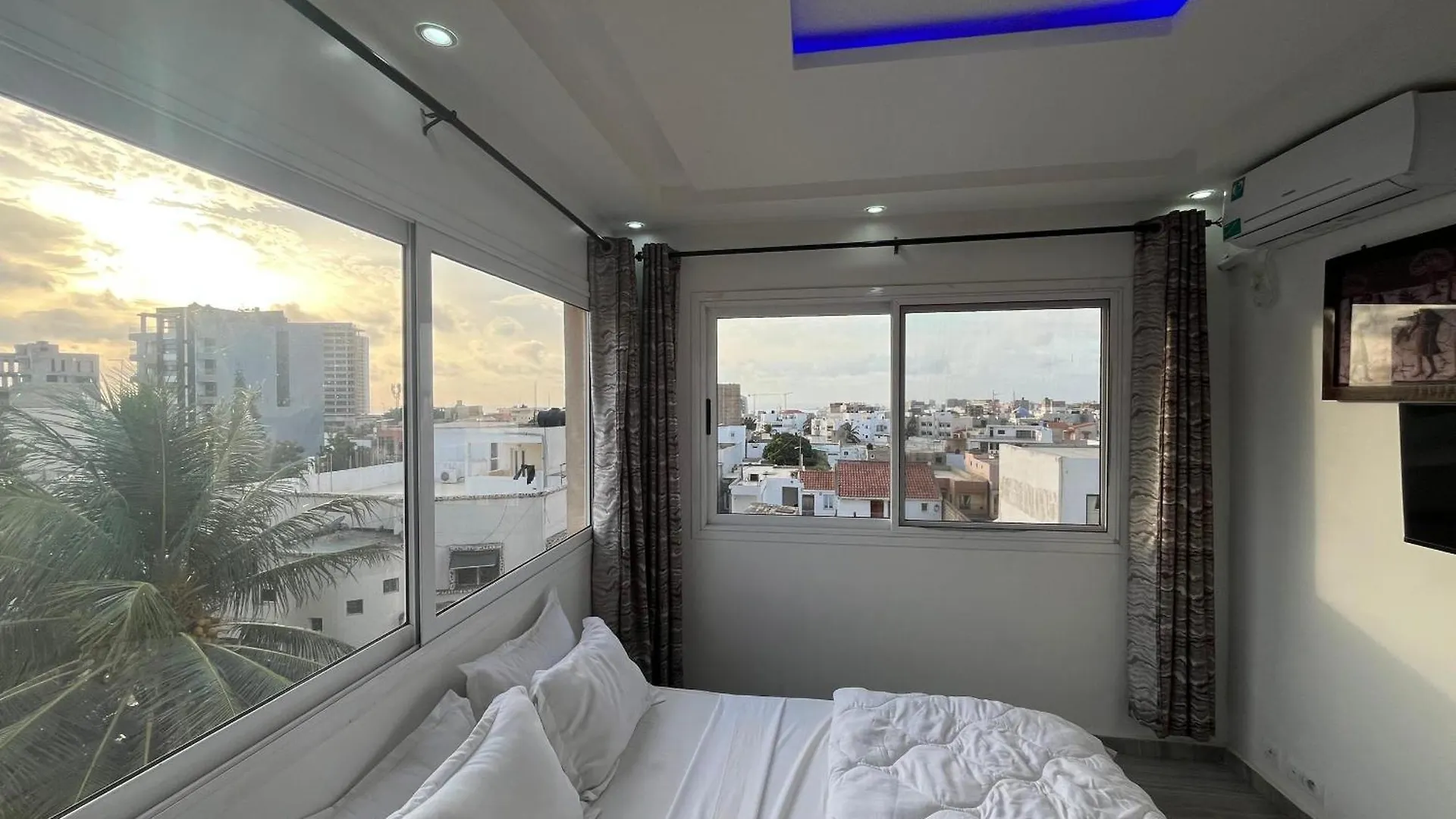 Hotel Les Mamelles داكاغْ